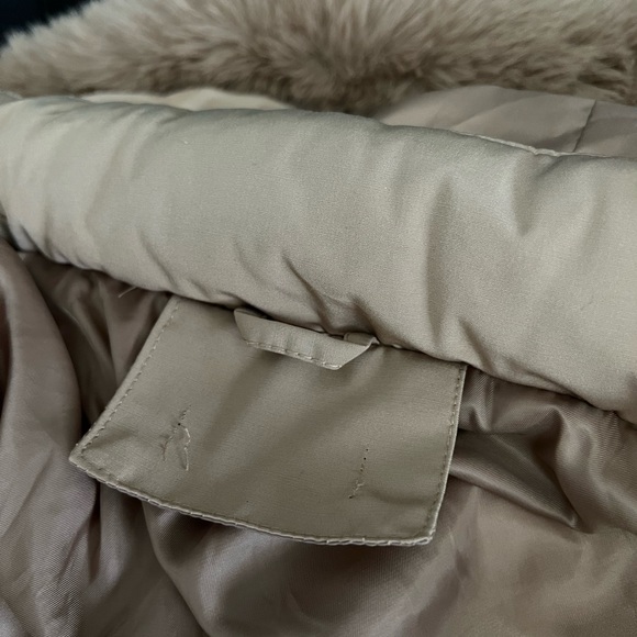 Contrast Panel Faux-Fur Hooded Belted Coat - Picture 6 of 9